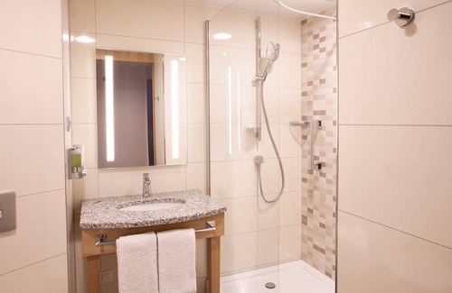 Berg am Laim Hotel | Top-Rated Hampton by Hilton Munich City Center East Hotel