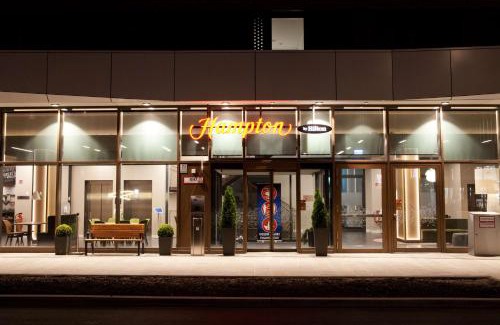 Berg am Laim Hotel | Pet-Friendly Comfort at Hampton By Hilton Munich City Center East