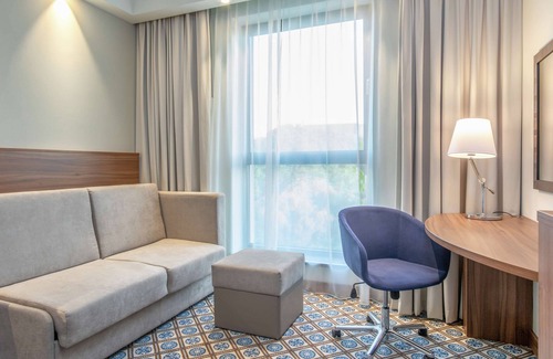 Brzezinka Hotel | Highly Rated Hampton by Hilton Oswiecim with Family Amenities