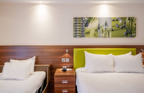 Sheffield Hotel | Comfortable Stay at Hampton By Hilton Sheffield with Breakfast