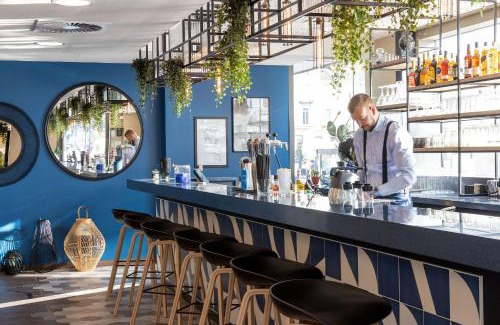Tours City Centre Hotel | Pet-Friendly Stay at Hampton by Hilton Tours Centre, France