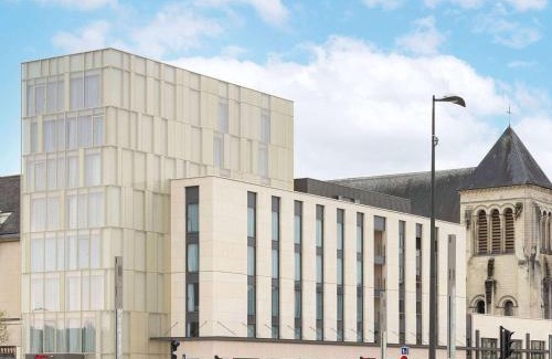Tours City Centre Hotel | Pet-Friendly Stay at Hampton by Hilton Tours Centre, France