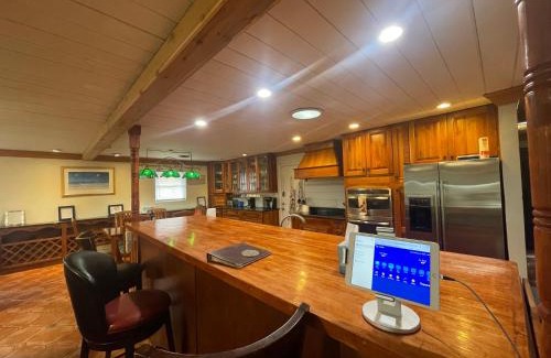 Fox Hill - Grandview House | Hampton Grandview Beach Water Front Home with Indoor Heated Pool