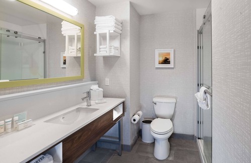 March Air Reserve Base Hotel | Relax at Hampton Inn Riverside March Air Force Base