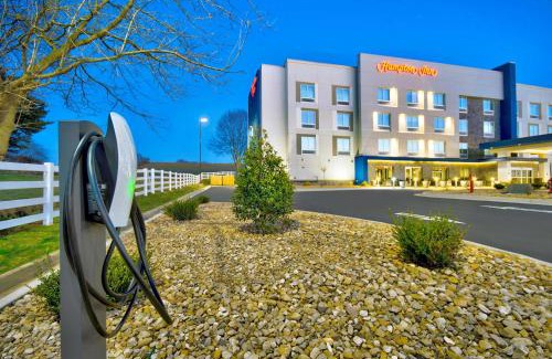 Abingdon Hotel | Discover Hampton Inn Abingdon: Family-Friendly with Pool