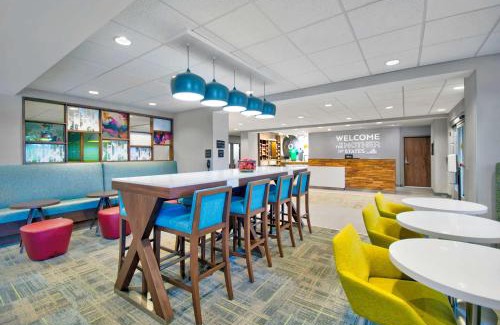Abingdon Hotel | Discover Hampton Inn Abingdon: Family-Friendly with Pool