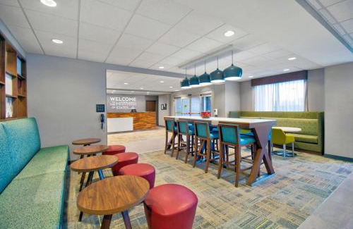 Abingdon Hotel | Discover Hampton Inn Abingdon: Family-Friendly with Pool