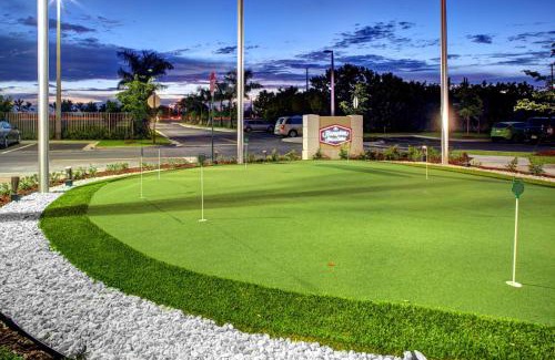 Coconut Creek Hotel | Relax at Hampton Inn and Suites Coconut Creek with Pool & Hot Tub