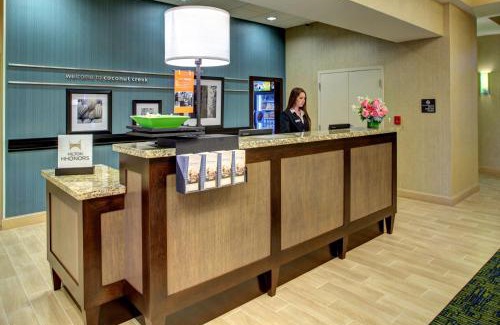 Coconut Creek Hotel | Relax at Hampton Inn and Suites Coconut Creek with Pool & Hot Tub