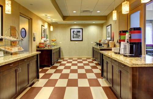 Coconut Creek Hotel | Relax at Hampton Inn and Suites Coconut Creek with Pool & Hot Tub