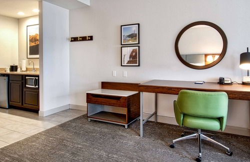 Hemet Hotel | Inviting Hampton Inn and Suites Hemet with Pool & Spa