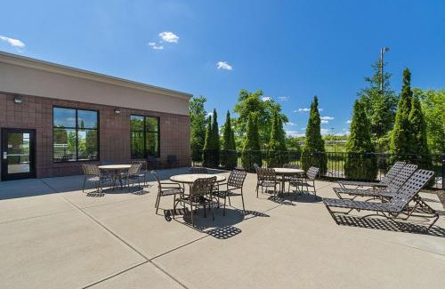 Brownsburg Hotel | Comfortable Stay at Hampton Inn & Suites in Brownsburg