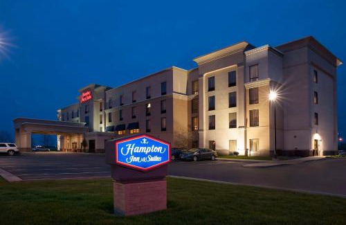 Fishers Hotel | Cozy Hampton Inn & Suites in Fishers with Pool & Breakfast