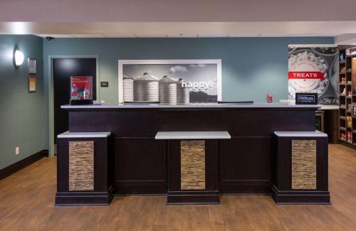 Jamestown Hotel | Discover Comfort at Hampton Inn and Suites Jamestown