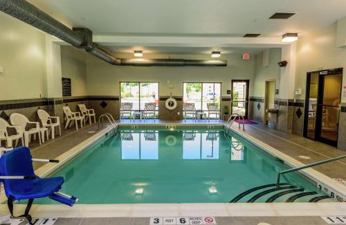 Jamestown Hotel | Discover Comfort at Hampton Inn and Suites Jamestown