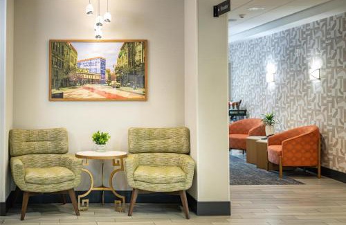 Historic Downtown La Crosse Hotel | Pet-Friendly Retreat at Hampton Inn and Suites La Crosse