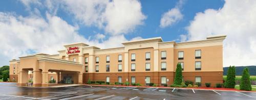 Mill Hall Hotel | Discover Hampton Inn and Suites of Lamar: Pet Friendly Retreat
