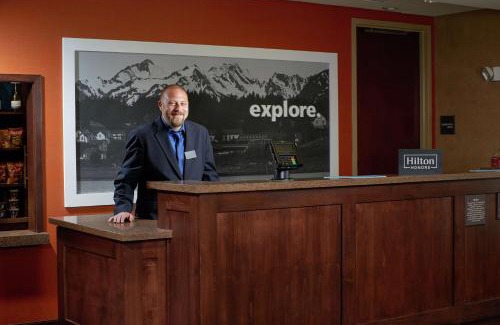 Southeast Salem Hotel | Discover Hampton Inn and Suites Salem with Ocean Views