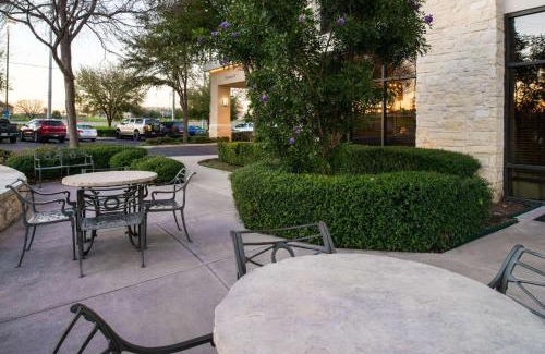 Schertz Hotel | Pet-Friendly Stay at Hampton Inn and Suites Schertz