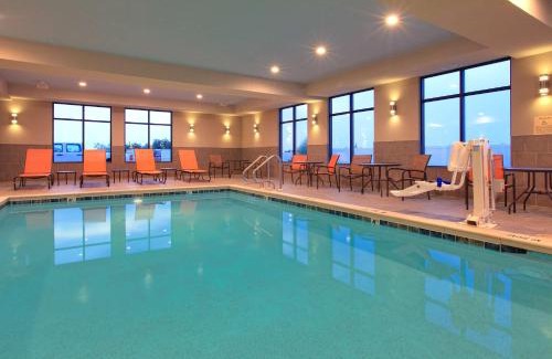 Ira Hotel | Comfortable Stay at Hampton Inn and Suites Snyder with Ocean View