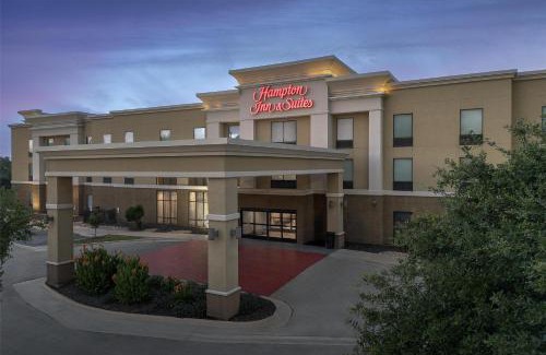 Georgetown Hotel | Welcoming Hampton Inn & Suites Georgetown Near Austin