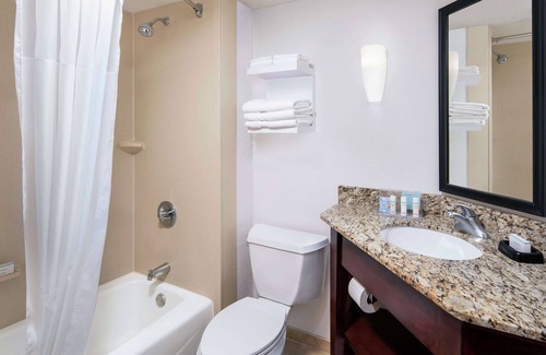 St. Johns Hotel | Comfortable Stay at Hampton Inn Austin North with Pool & Spa