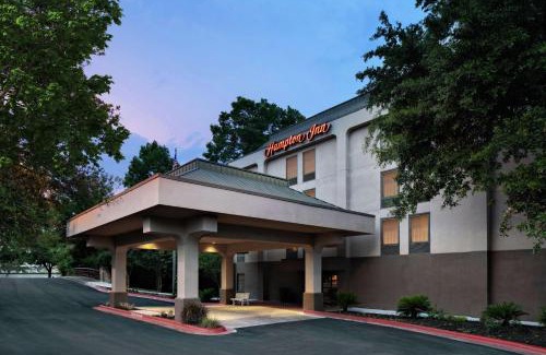 St. Johns Hotel | Discover Hampton Inn Austin North: Pet-Friendly & Poolside