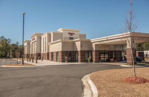 Bainbridge Hotel | Discover Comfort at Hampton Inn Bainbridge, GA with Pool & Ocean View