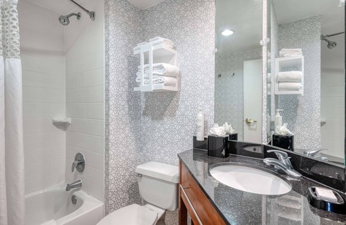 Nottingham Hotel | Inviting Stay at Hampton Inn Baltimore/White Marsh with Pool