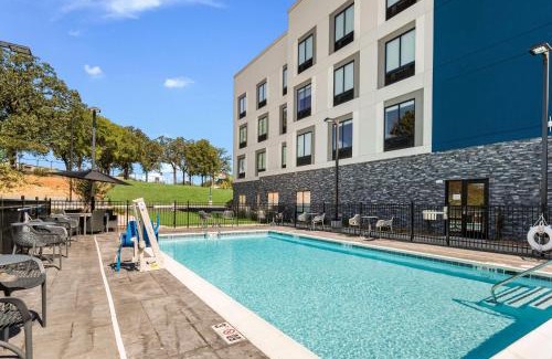 Batesville Hotel | Pet-Friendly Comfort at Hampton Inn Batesville, AR