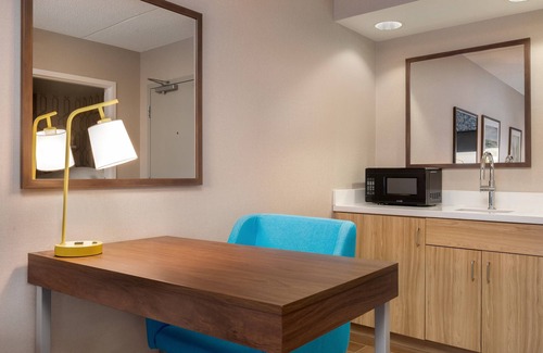 Bloomsburg Hotel | Guest Rated 9.2: Hampton Inn Bloomsburg with Pool & Spa