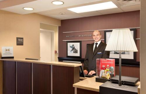 Braintree Hotel | Pet-Friendly Stay at Hampton Inn Boston/Braintree with Pool