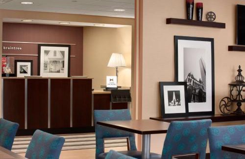 Braintree Hotel | Pet-Friendly Stay at Hampton Inn Boston/Braintree with Pool