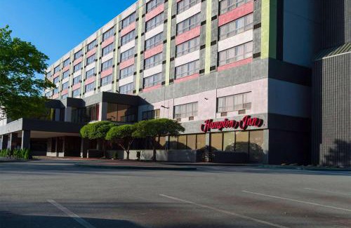 Natick Hotel | Pet-Friendly Retreat at Hampton Inn Boston-Natick, 8.1/10