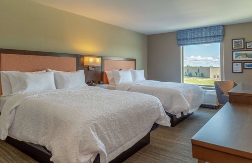 Bourbonnais Hotel | Highly Rated Hampton Inn Bourbonnais with Pool & Breakfast