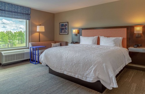 Bourbonnais Hotel | Highly Rated Hampton Inn Bourbonnais with Pool & Breakfast