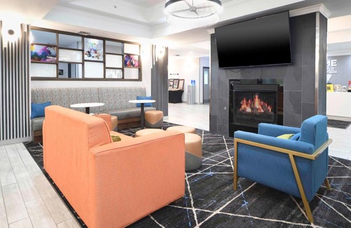 Bryant Hotel | Pet-Friendly Hampton Inn Bryant with Pool & Restaurant