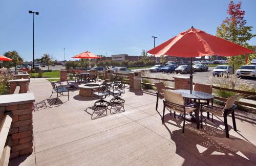 Homeacre-Lyndora Hotel | Comfortable Stay at Hampton Inn Butler - Pool & Family-Friendly