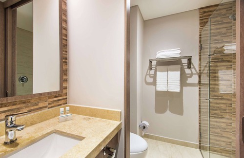 San Jose de Cucuta Hotel | Top-Rated Hampton Inn by Hilton Cucuta with Spa & Dining