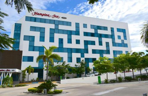Ciudad del Carmen Hotel | Relax at Hampton Inn by Hilton Ciudad del Carmen with Pool