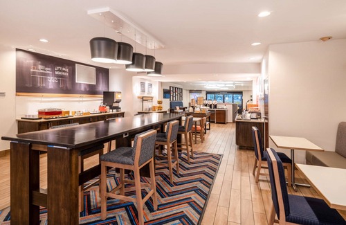 Foothill Ranch Hotel | Welcoming Retreat at Hampton Inn Irvine East - Lake Forest
