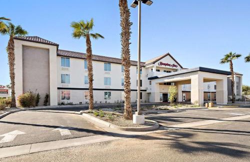 Calexico Hotel | Discover Holiday Inn Express Calexico with Oceanfront Views