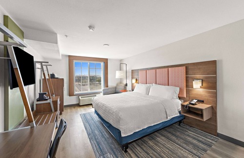 Calexico Hotel | Comfortable Stay at Holiday Inn Express Calexico