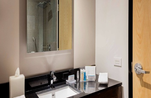Cancun Hotel | Experience Hampton Inn by Hilton Cancun Cumbres with Pool & Spa