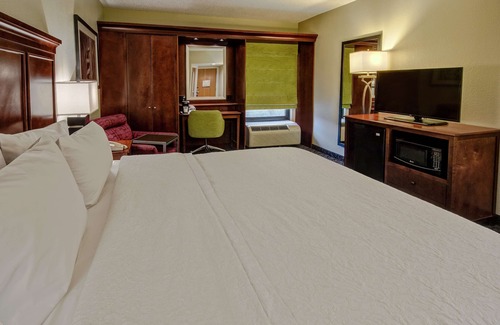 Matthews Hotel | Inviting Stay at Hampton Inn by Hilton Charlotte/Matthews