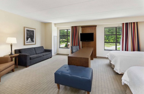 Columbus Hotel | Guest Rated 9.6: Hampton Inn Columbus with Pool & Dining