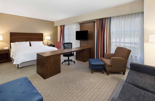 Columbus Hotel | Guest Rated 9.6: Hampton Inn Columbus with Pool & Dining