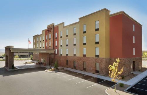 Elko Hotel | Pet-Friendly Getaway at Hampton Inn by Hilton Elko