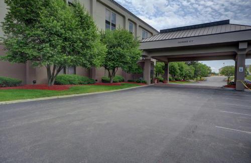 Southport Hotel | Comfortable Stay at Hampton Inn Indianapolis-South