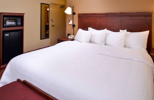 Lincoln Hotel | Discover Hampton Inn by Hilton Lincoln: Family-Friendly Stay